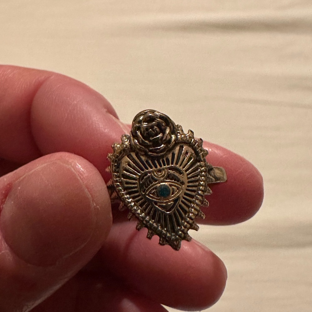 Gold Heart Eye Ring